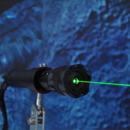 Puntatore laser verde piu di 300mW e molto economico