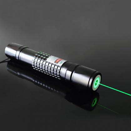 Puntatore laser verde 200mW impermeabile con 5 adattatori