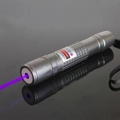 Puntatore laser blu-viola 500mW impermeabile che accende petardi