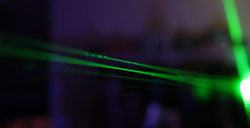 Perché la luce laser sembra magica agli esseri umani?