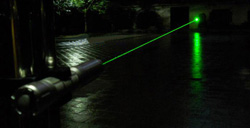 Come scegliere un puntatore laser portatile?