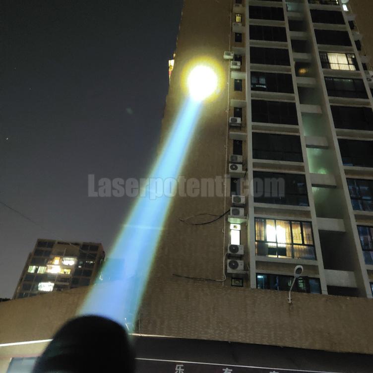 puntatore laser a luce bianca