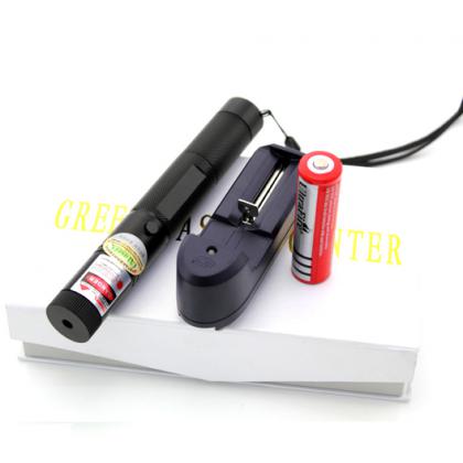 Puntatore laser rosso 200mW potente ricaricabile con chiavi e adattatore