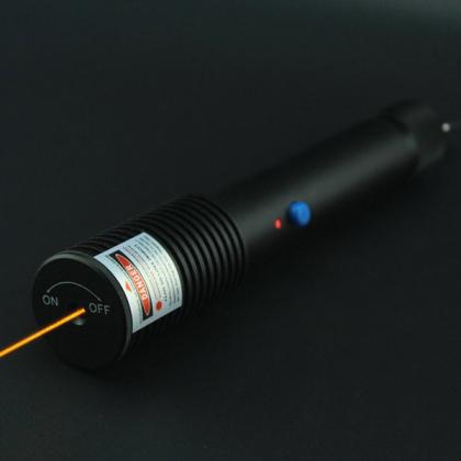 Nuovo puntatore laser giallo 50mW regolabile più potente