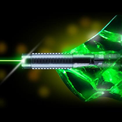 Puntatore laser verde 300mW professionale focalizzabile è molto economico