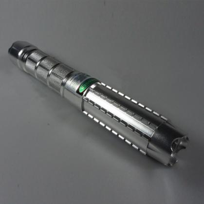 Potente puntatore laser verde 250 mW con custodia in metallo